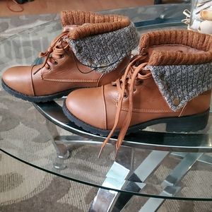 Brown / Gray boots